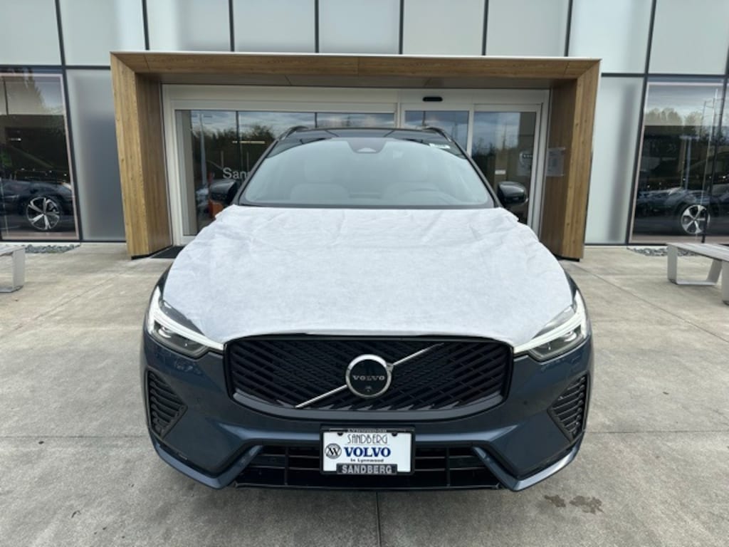 New 2026 Volvo XC60 B5 Plus SUV