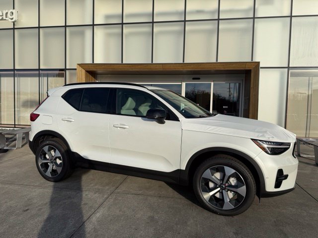2026 Volvo XC40