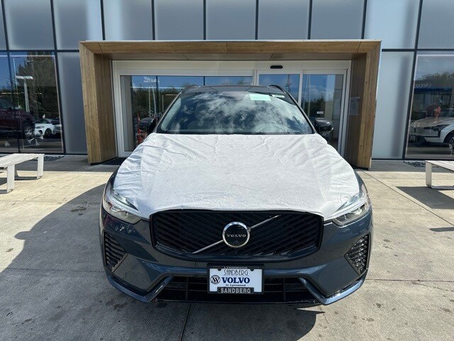 2026 Volvo XC60 B5 Plus photo 2