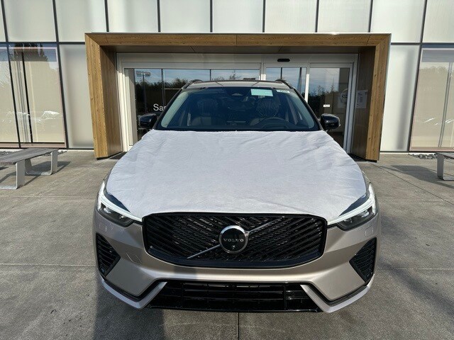 2026 Volvo XC60 Hybrid T8 photo 3