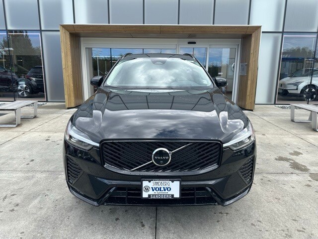 2026 Volvo XC60 B5 photo 2