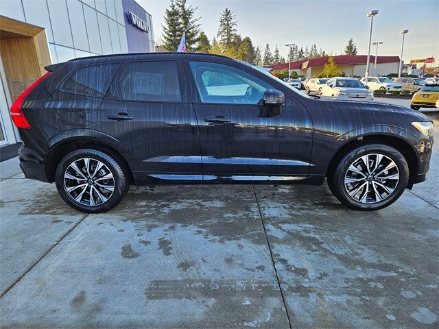 2025 Volvo XC60 B5 Plus photo 2