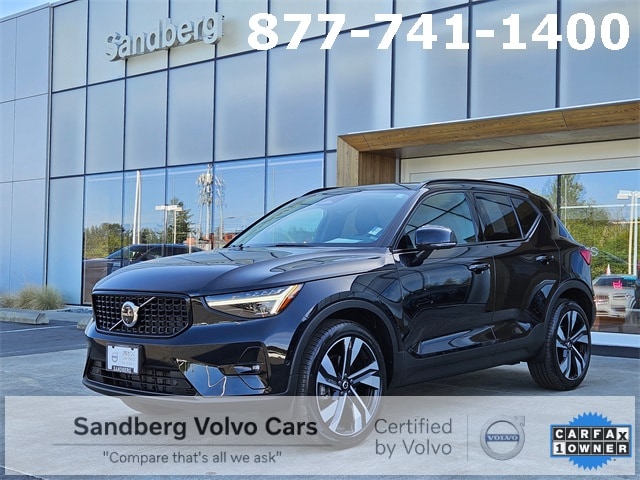 2024 Volvo XC40 B5 Ultimate Dark