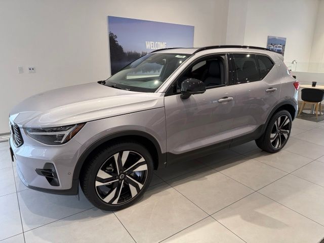 2026 Volvo XC40