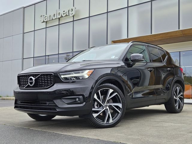 2020 Volvo XC40 T5 R-Design AWD's photo