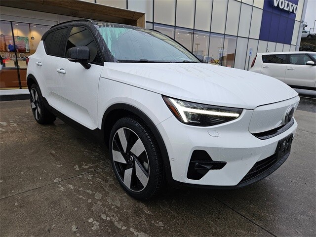 2023 Volvo XC40 Recharge Ultimate photo 3
