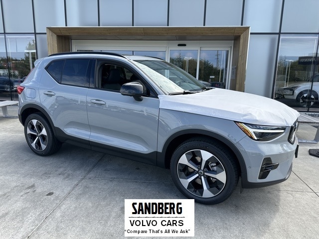 2026 Volvo XC40 B5 Plus AWD SUV