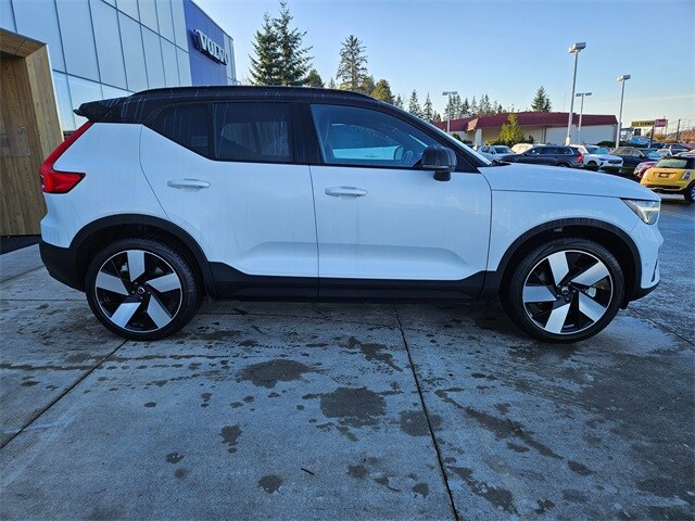 2023 Volvo XC40 Recharge Ultimate photo 2