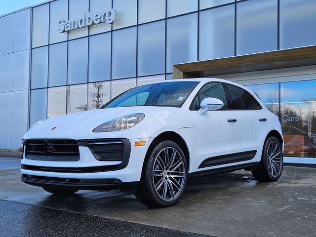2025 Porsche Macan Base
