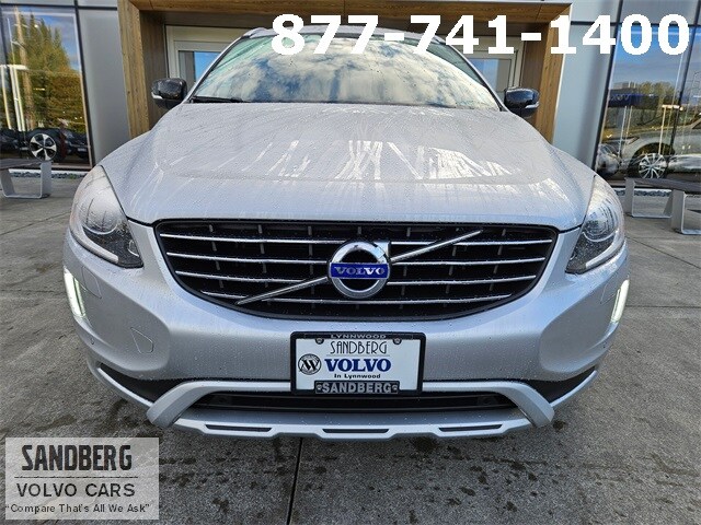 2017 Volvo XC60 Dynamic photo 2