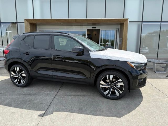 2026 Volvo XC40