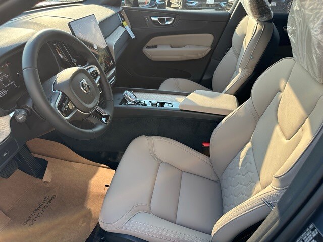 2026 Volvo XC60 B5 Plus photo 2