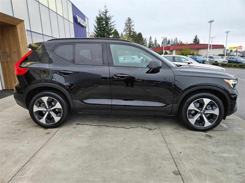 Certified 2023 Volvo XC40 B5 AWD Plus Dark SUV