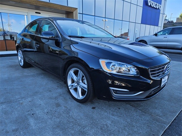 2016 Volvo S60 T5 Drive-E Premier photo 3