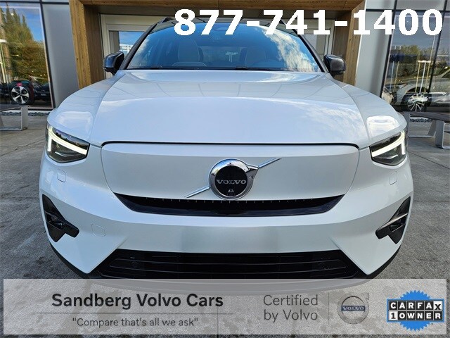 2023 Volvo XC40 Ultimate photo 2