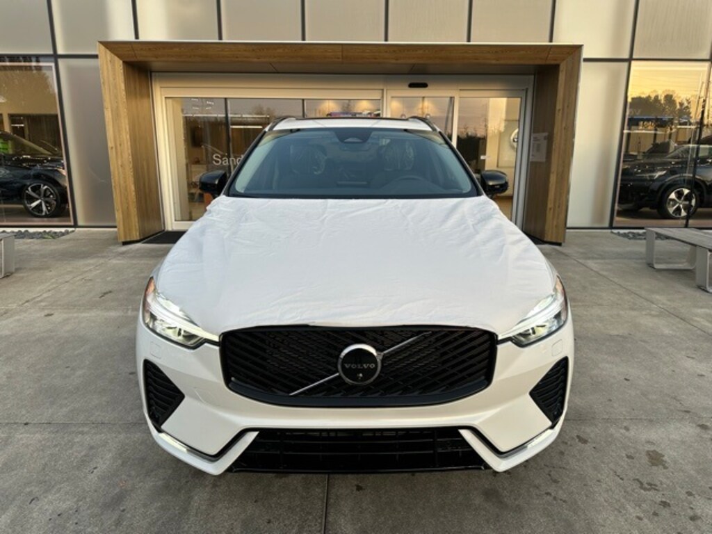 New 2026 Volvo XC60 B5 Plus SUV