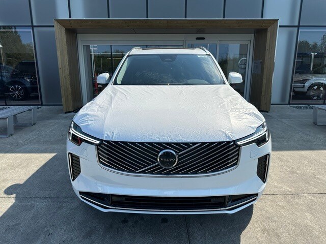 2026 Volvo XC90 Plus photo 3