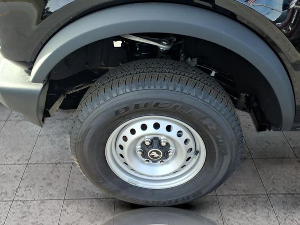 New 2025 Ford Bronco Base SUV