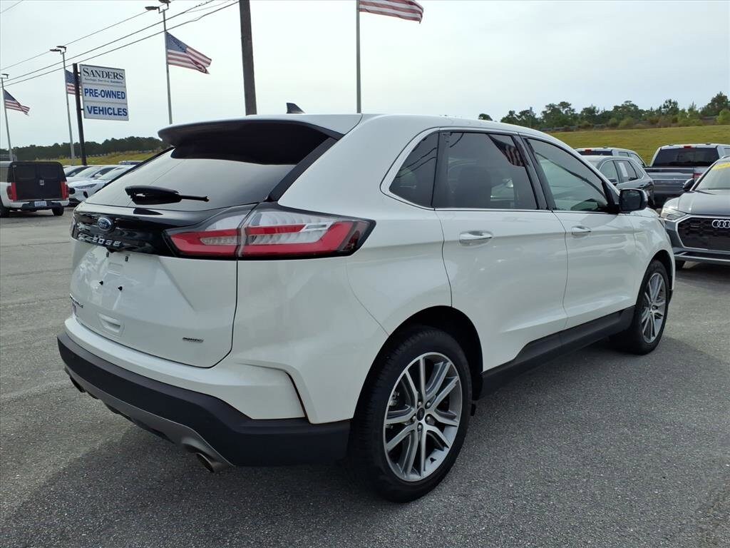2024 Ford Edge Titanium photo 2
