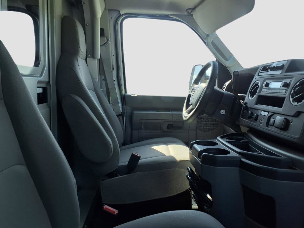 2025 Ford E-Series Cutaway Base - Photo 8