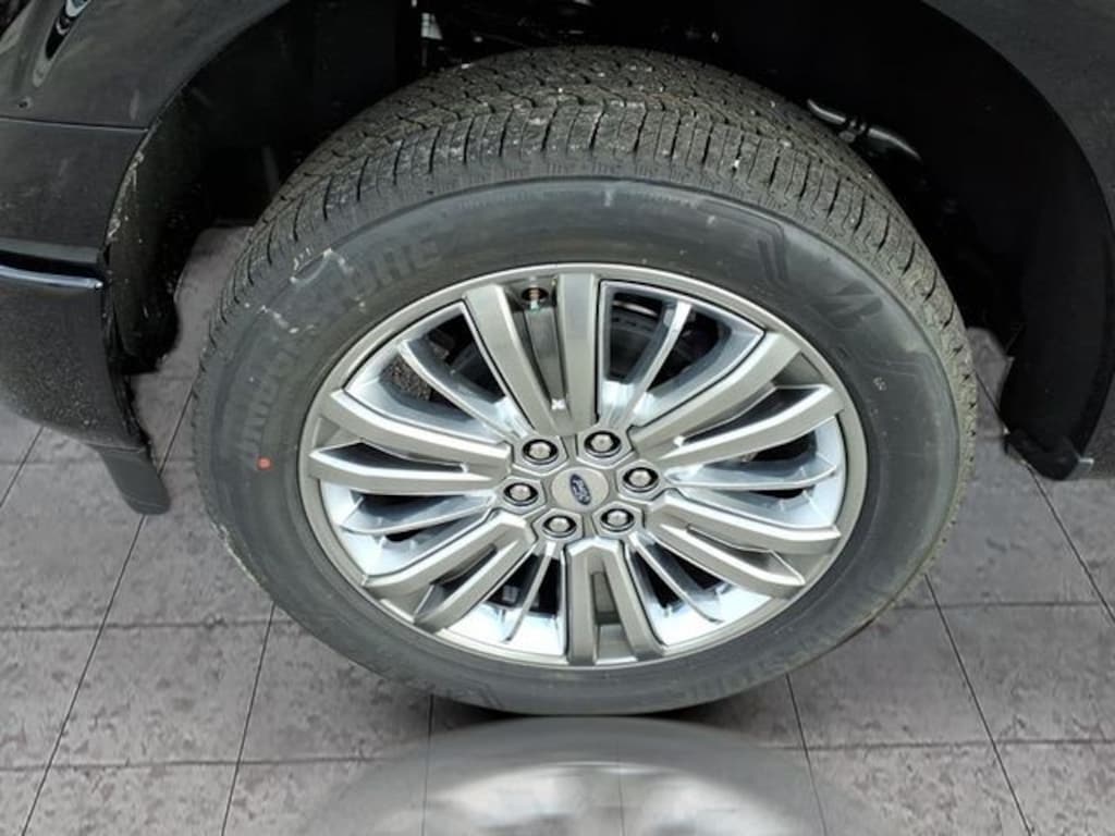 New 2025 Ford F-150 Platinum Truck