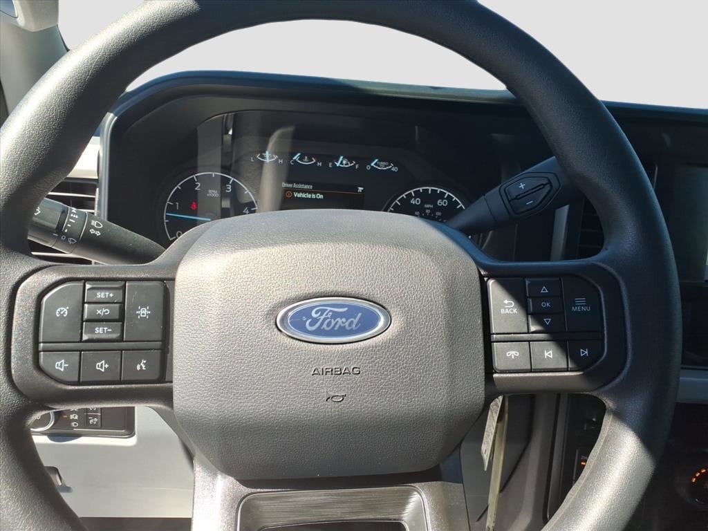 2025 Ford F-350 Super Duty Chassis Cab XL - Photo 27