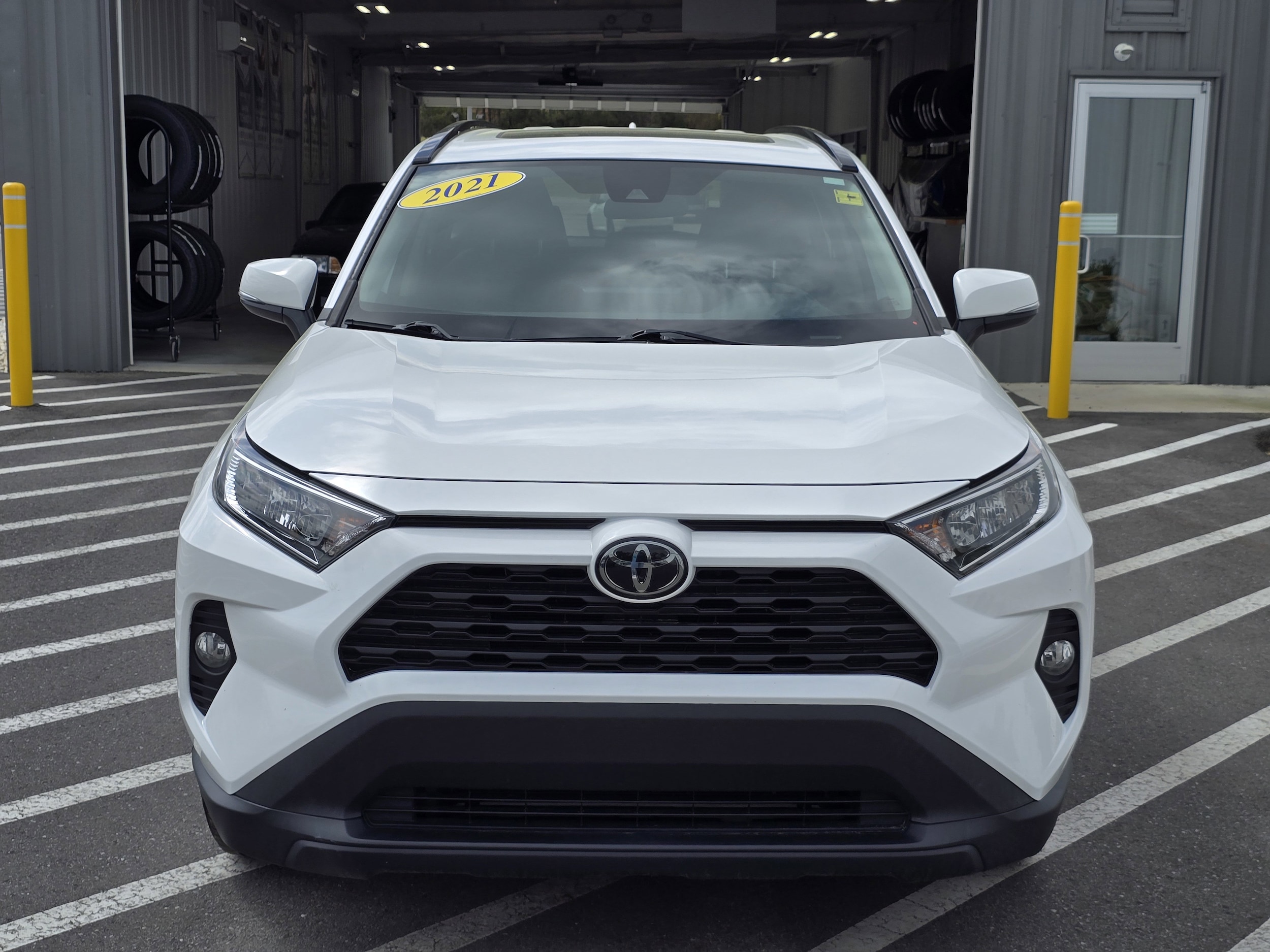Used 2021 Toyota RAV4 XLE with VIN 2T3W1RFV7MC091737 for sale in Jacksonville, NC