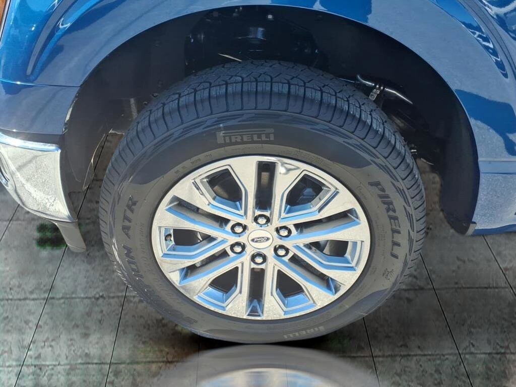 2025 Ford F-150 XLT photo 2