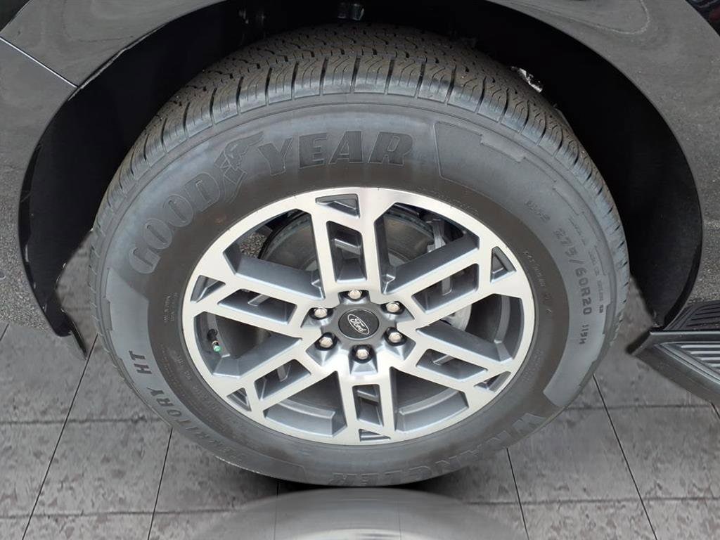 New 2025 Ford Expedition Active Active 4x2