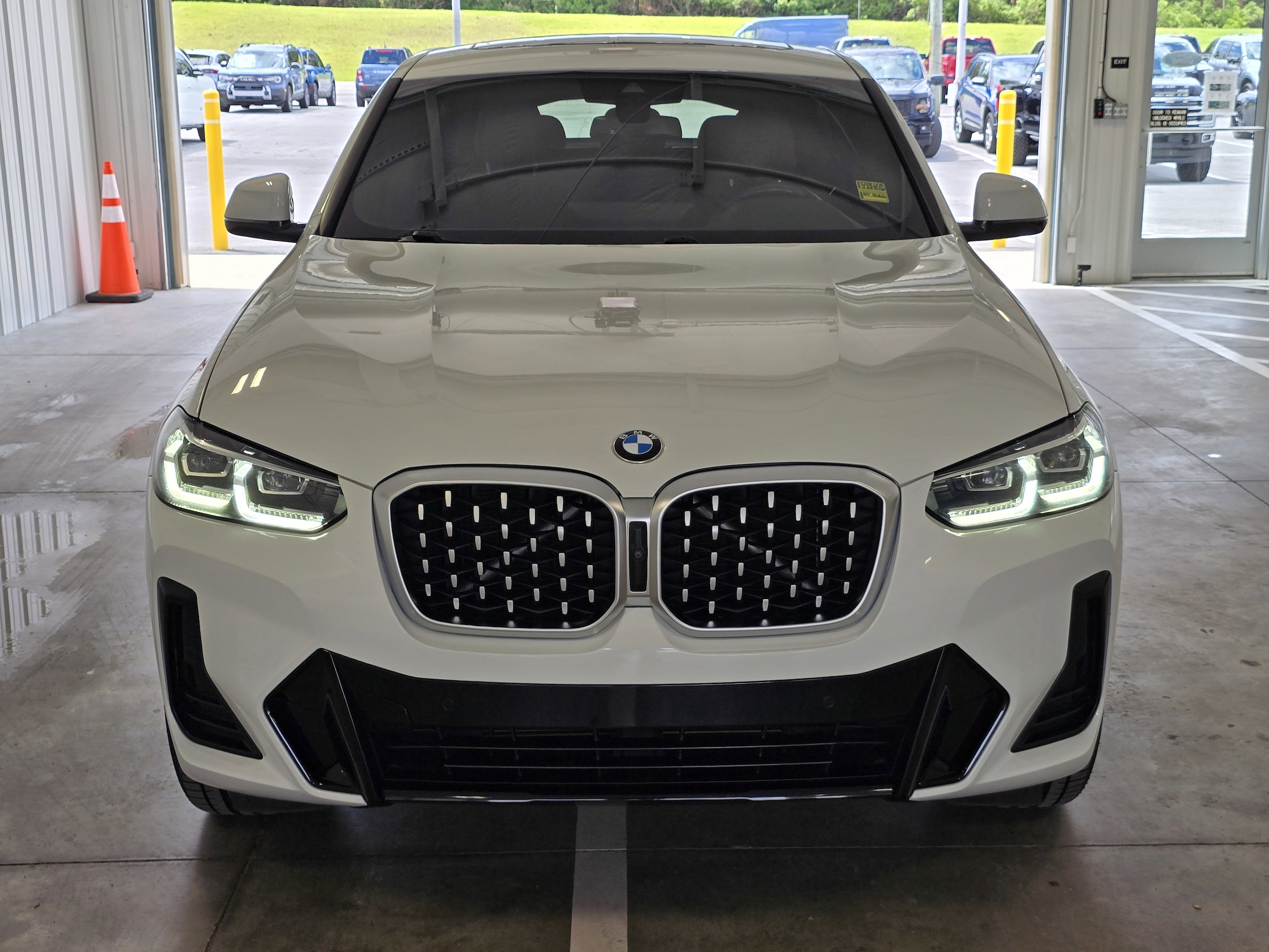Used 2022 BMW X4 30i with VIN 5UX33DT09N9L26145 for sale in Jacksonville, NC