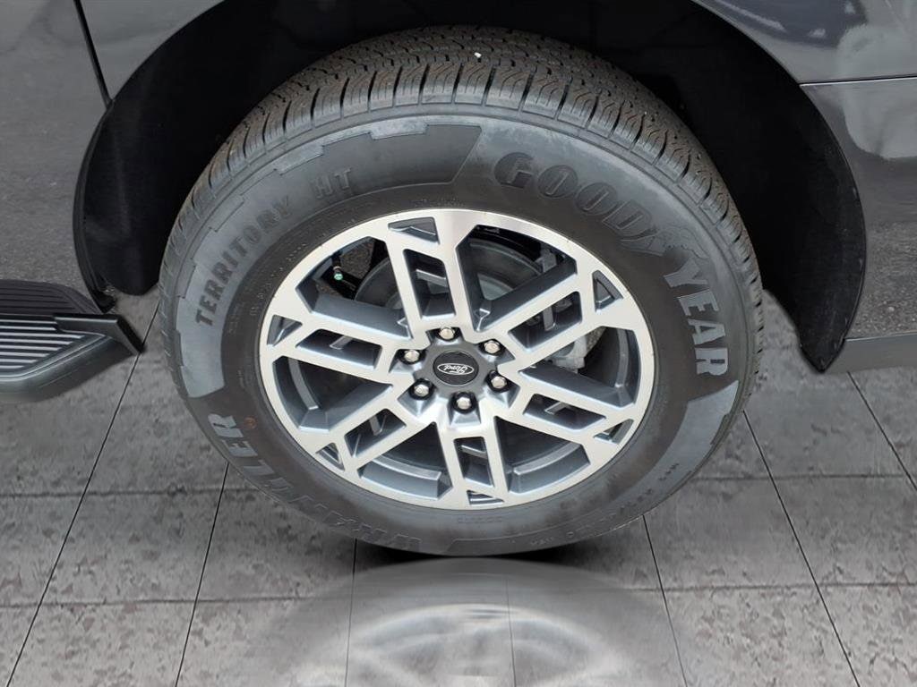 New 2025 Ford Expedition Max Active Active 4x2