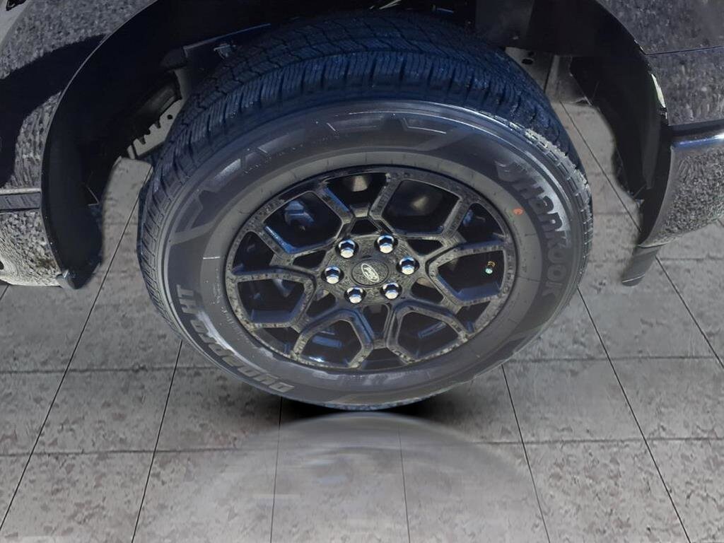 2025 Ford F-150 XLT photo 2