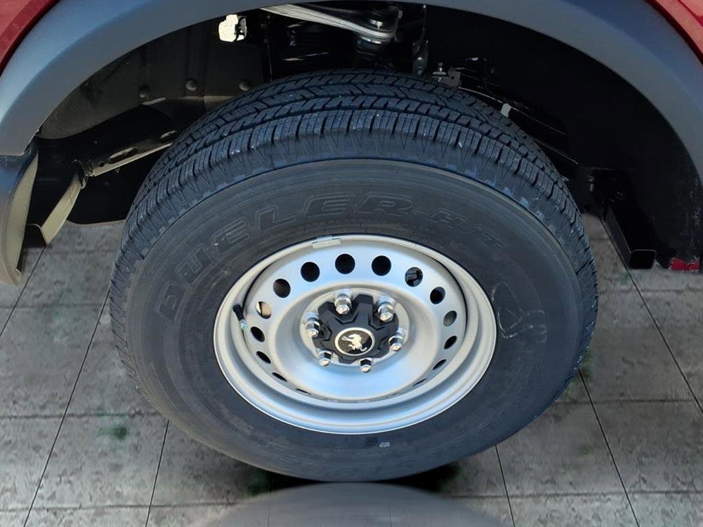 New 2025 Ford Bronco Base 4x4