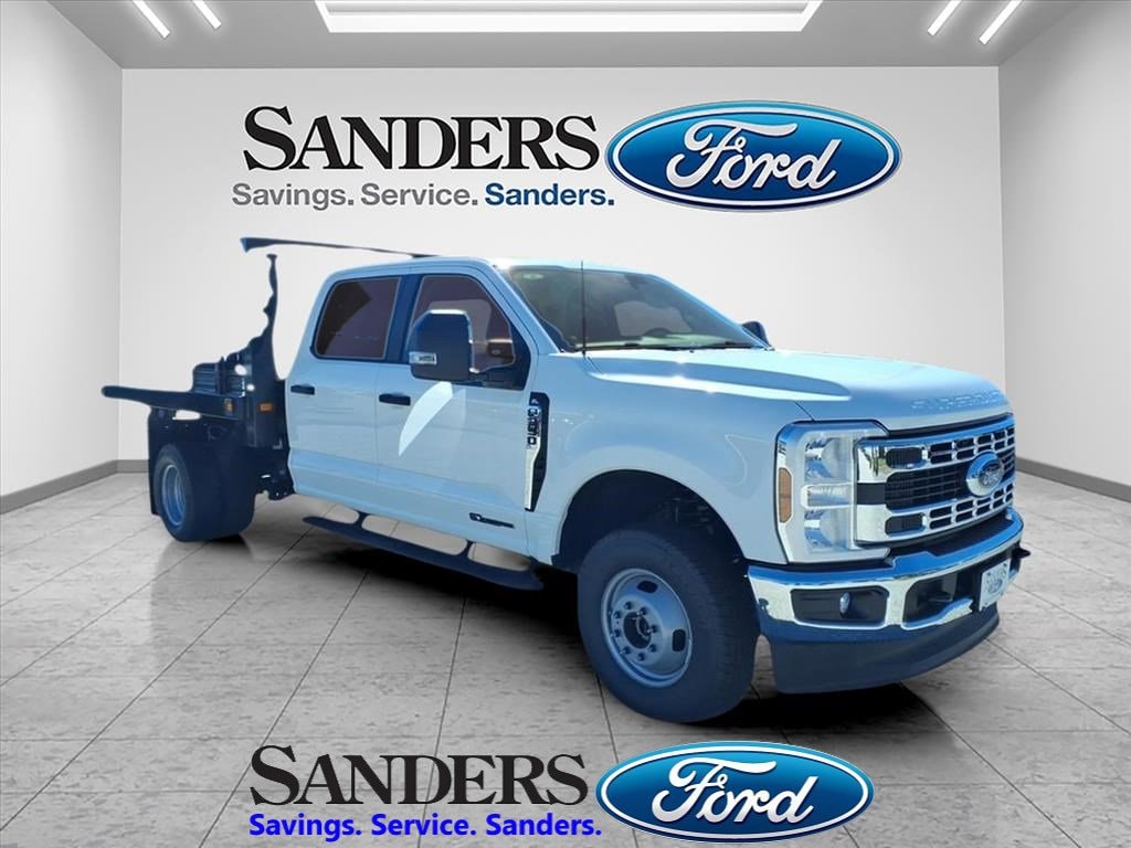 2025 Ford F-350 Super Duty Chassis Cab XL's photo