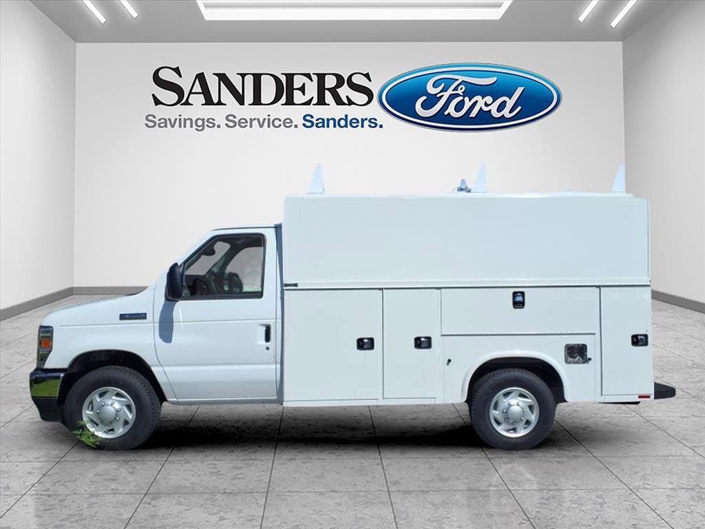 2025 Ford E-Series Cutaway Base - Photo 3