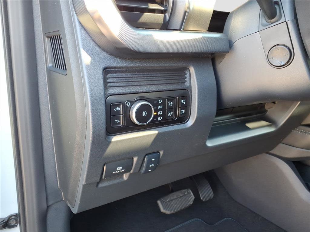 2026 Ford F-250 Super Duty Platinum - Photo 14