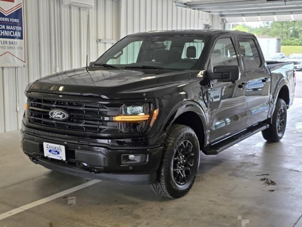 New 2025 Ford F-150 XLT F150 4X4 SUPERCREW XLT - 145