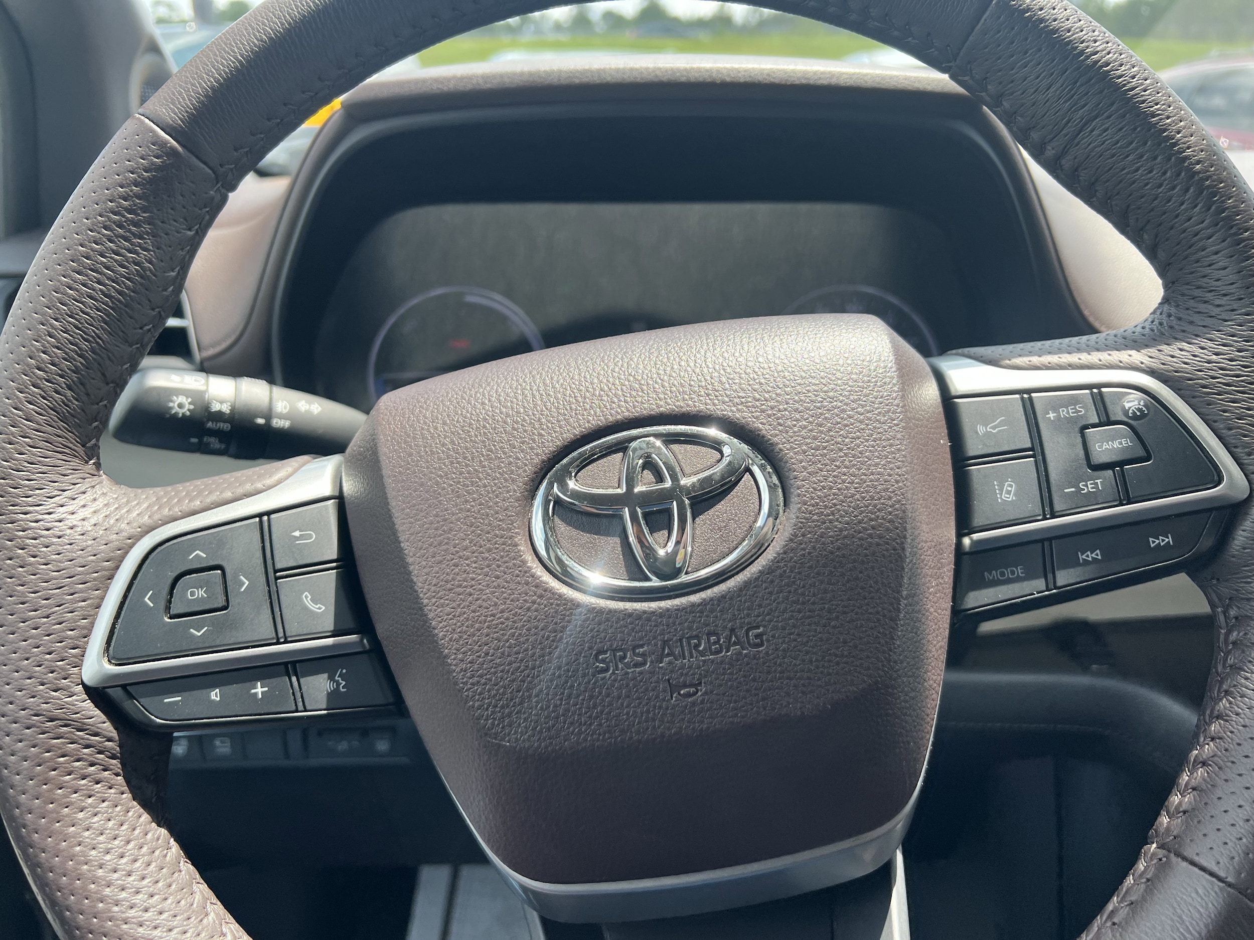 Used 2022 Toyota Sienna Platinum with VIN 5TDERKEC5NS078305 for sale in Jacksonville, NC