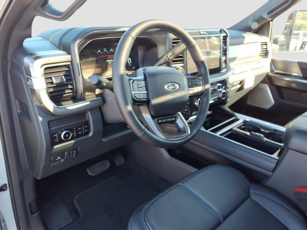 2026 Ford F-250 Super Duty Platinum - Photo 11