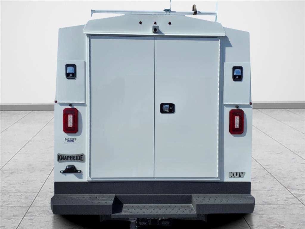 2025 Ford E-Series Cutaway Base - Photo 2