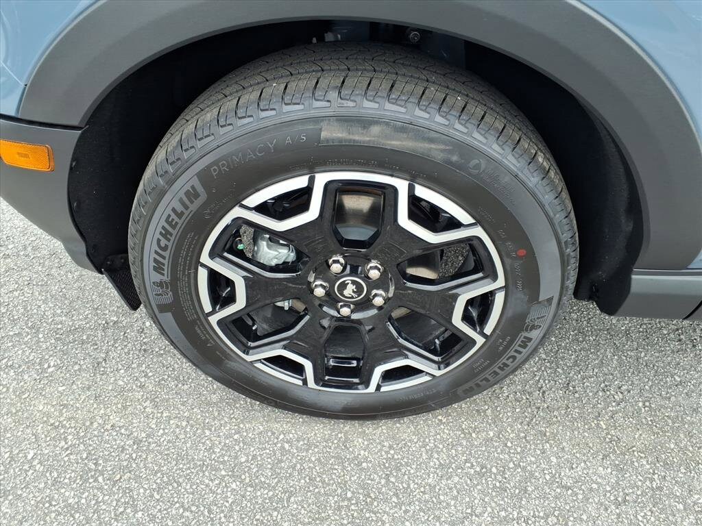 2025 Ford Bronco Sport Outer Banks photo 4