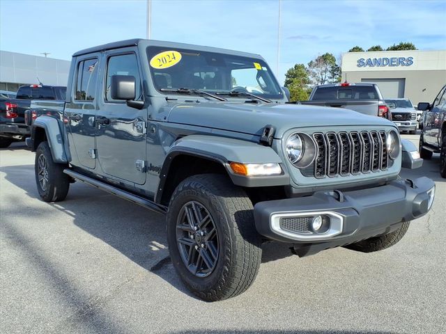 2024 Jeep Gladiator Sport S's photo