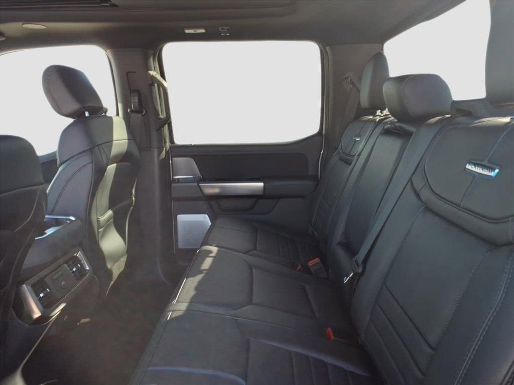 2026 Ford F-250 Super Duty Platinum - Photo 6