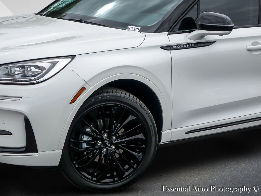 2026 Lincoln Corsair Reserve photo 3