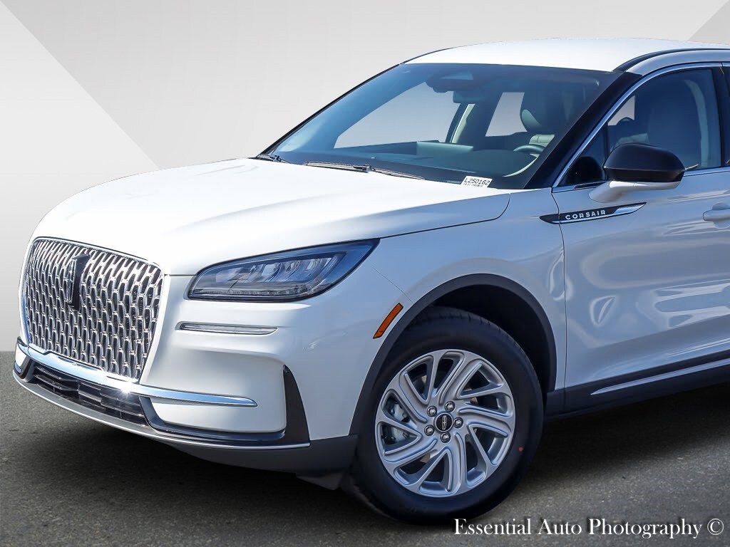 2025 Lincoln Corsair Premiere photo 2