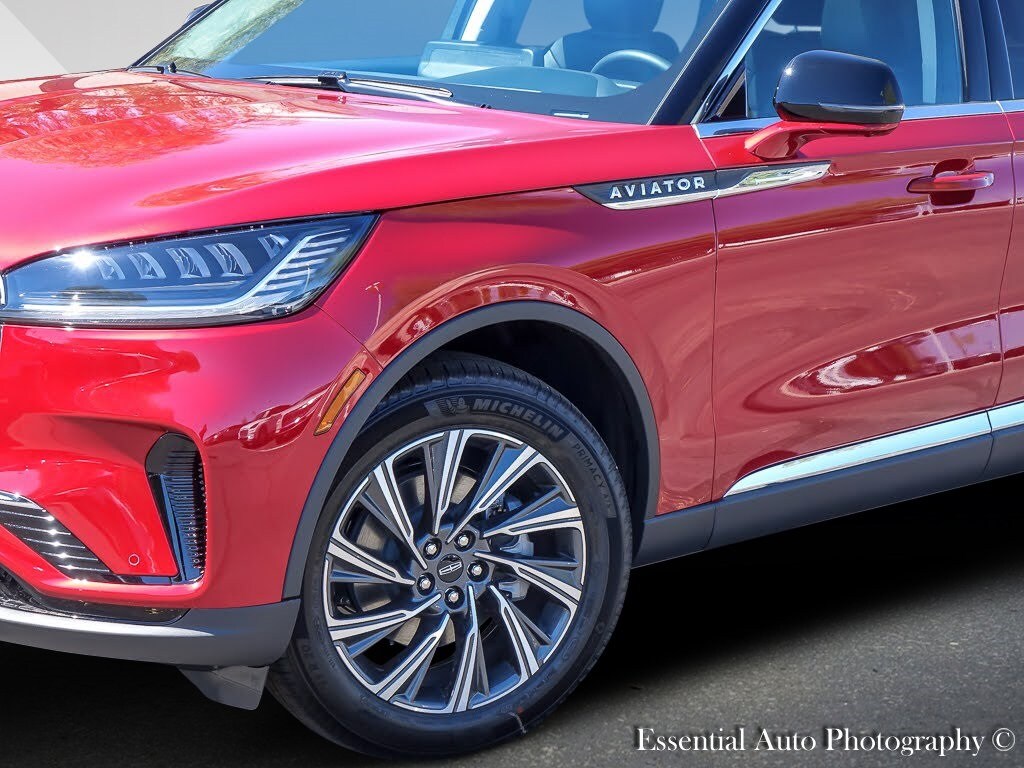 2025 Lincoln Aviator Premiere photo 3