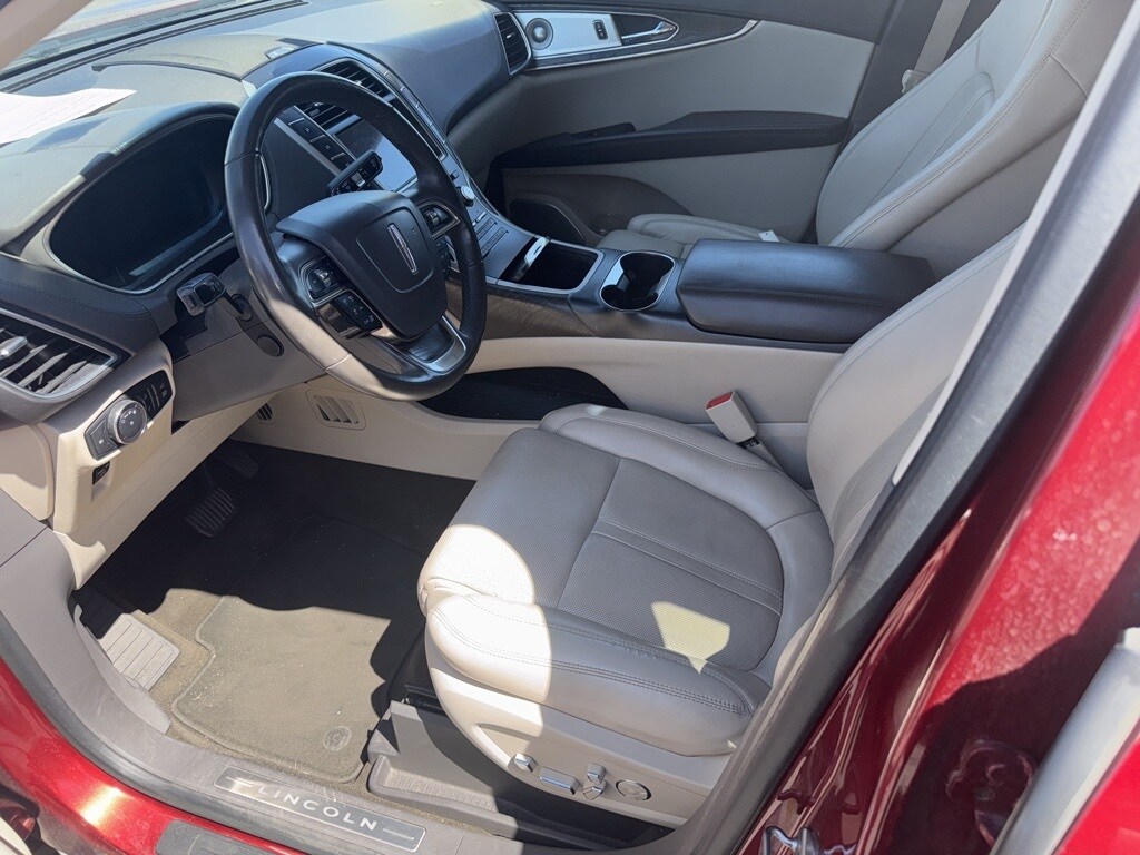 2019 Lincoln Nautilus Reserve photo 2