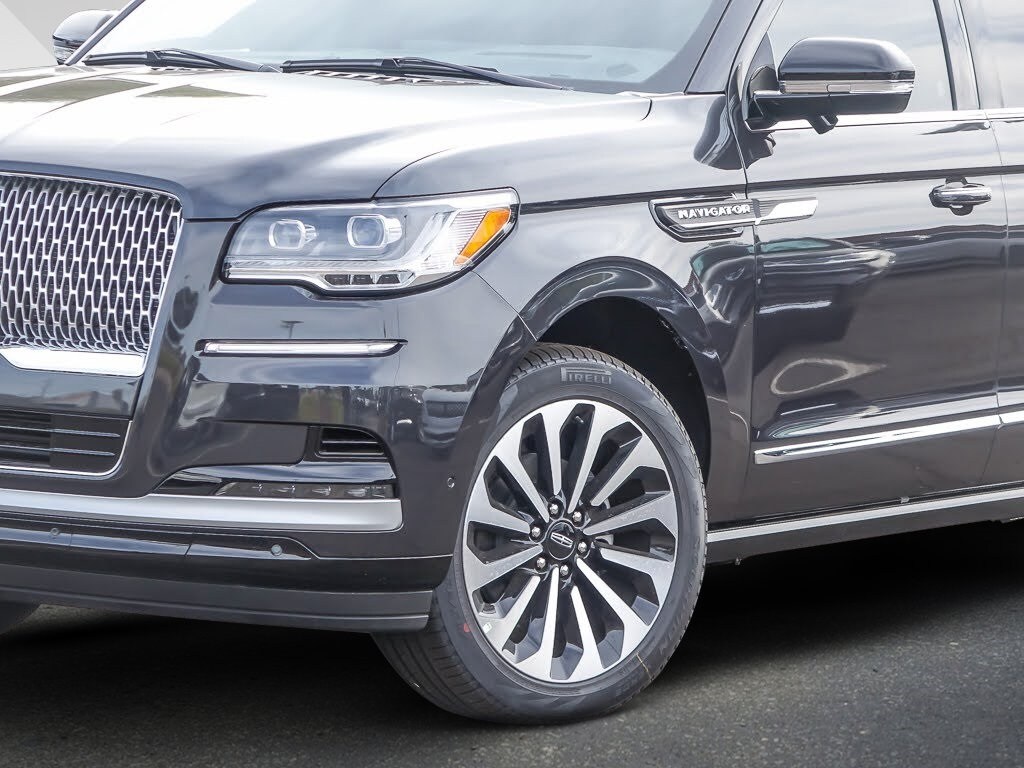 2024 Lincoln Navigator Reserve L photo 3