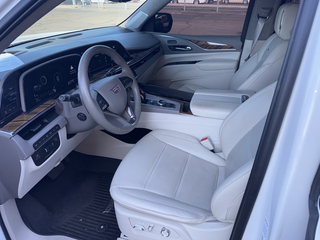 2022 Cadillac Escalade Sport Platinum photo 2