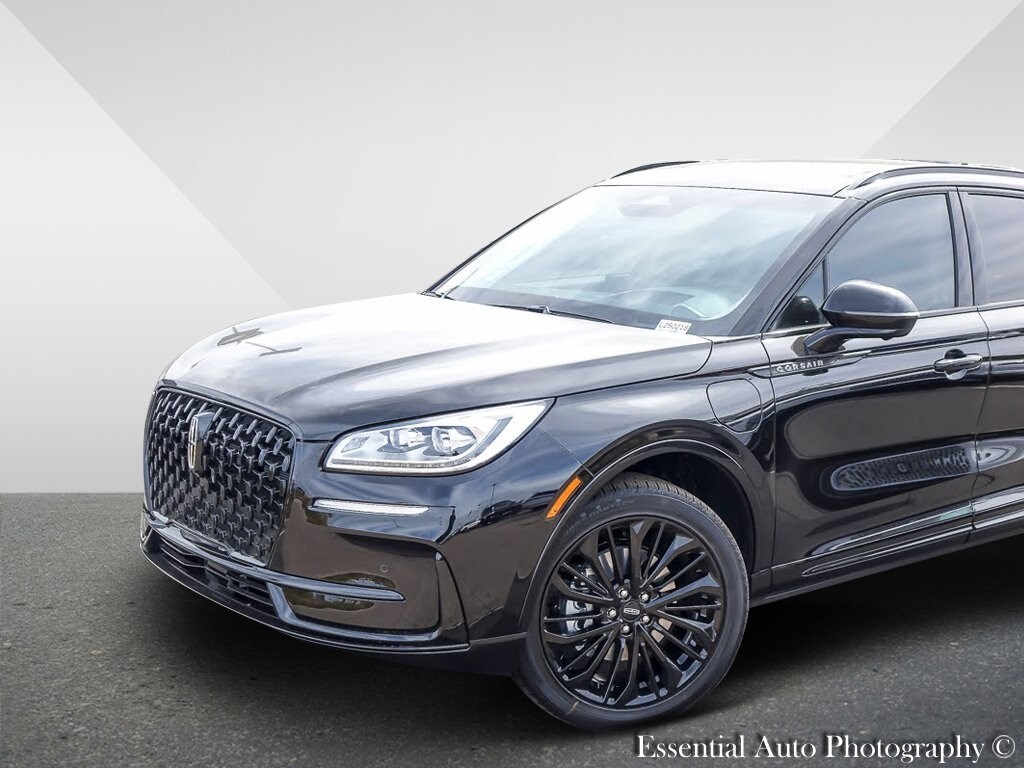 2025 Lincoln Corsair Grand Touring photo 2